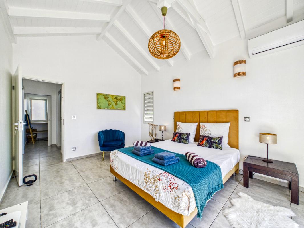 15. A louer villa avec piscine et vue mer St François Guadeloupe